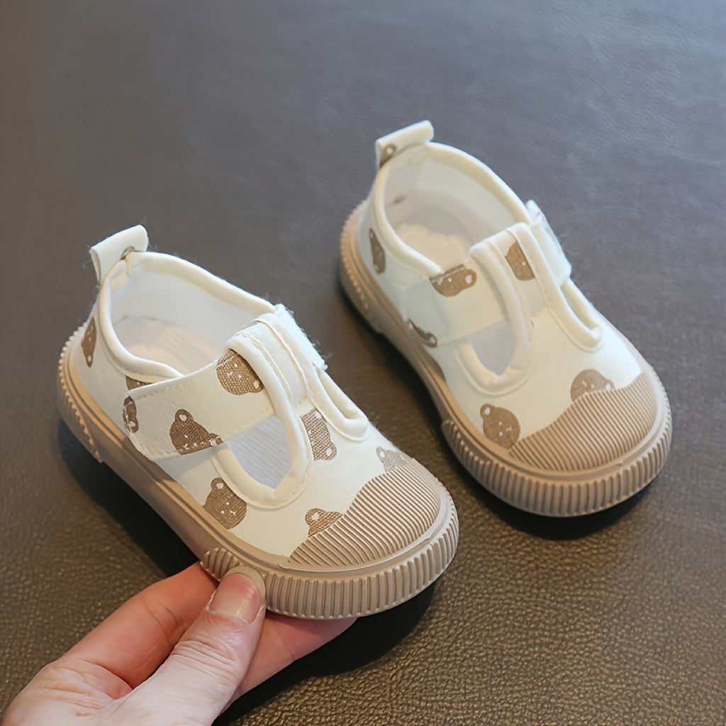 Boys' casual bear sneakers, breathable and non-slip for year-round wear.