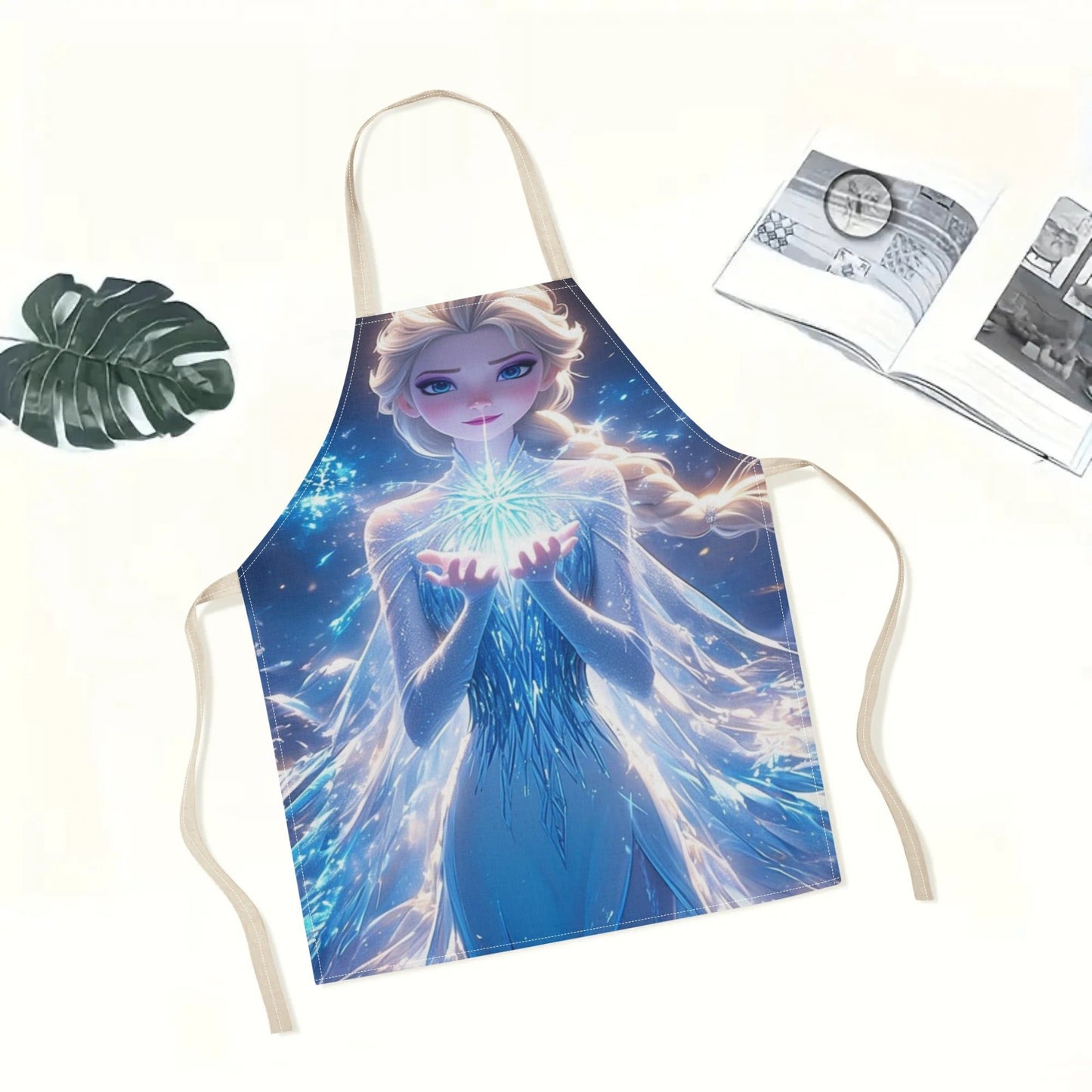 Disney has officially licensed a chic waterproof apron showcasing an adorable cartoon illustration of Princess Elsa. This apron is not only beautiful and fashionable but also simple, making it perfect for a variety of settings including hotels