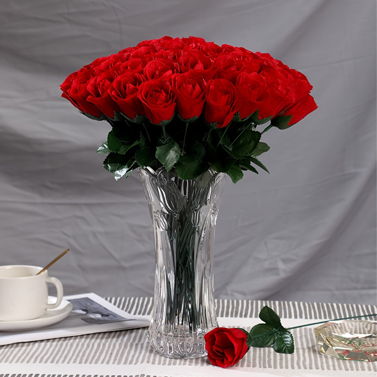 20 lifelike budding roses, 35.05cm high artificial flowers for various occasions.