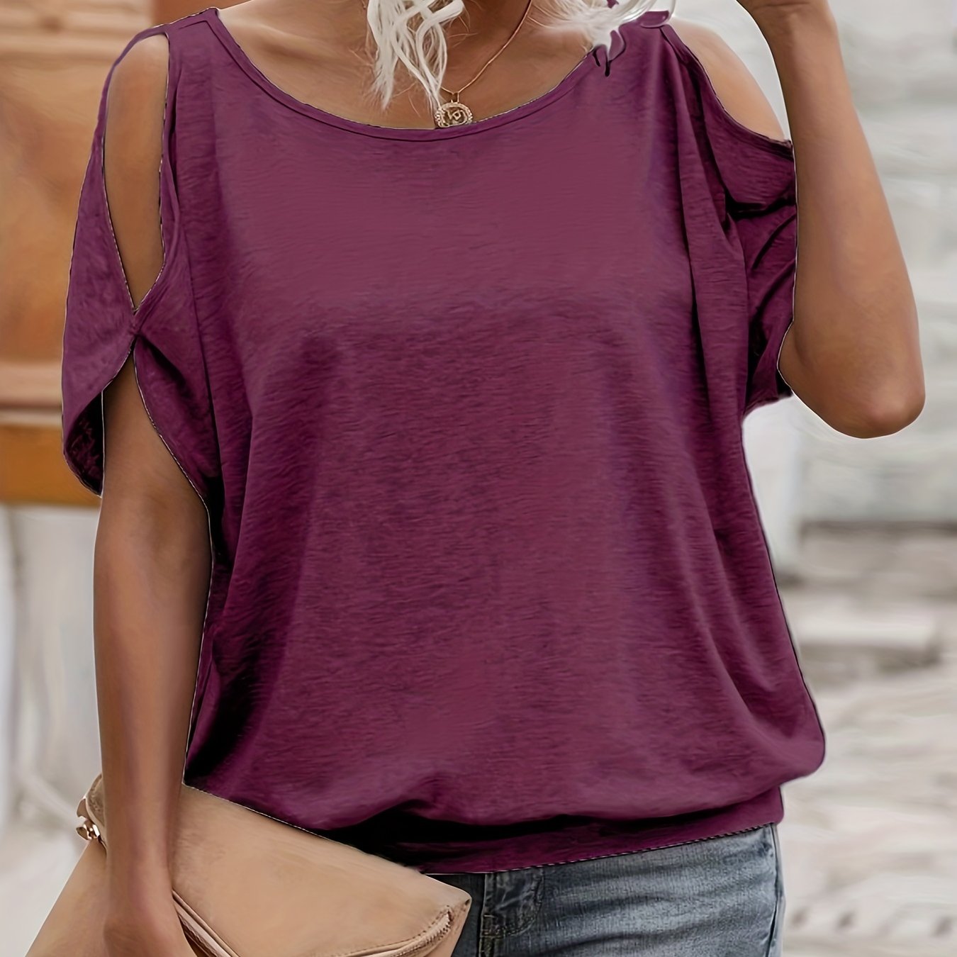 Women's casual strapless knit top made of 100% polyester, with crew neck and regular length. Suitable for spring/fall seasons and versatile as summer outerwear.