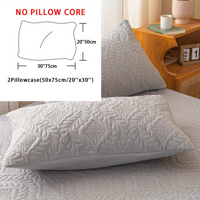 One set of two pieces of 100% waterproof mattress protector pillowcases made of 3D air bamboo fabric. The mattress cover is designed to provide cooling and is smooth, soft, and breathable. It is noiseless and washable, with a deep pocket size ranging