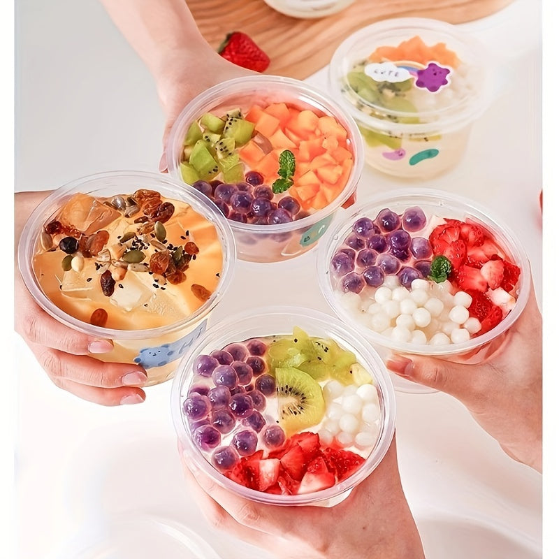 25 sets of clear plastic dessert cups with lids made from PET material, designed for reuse. These round candy packaging boxes are perfect for cakes, sweets, and fruit. They are transparent food containers suitable for both home and party use.