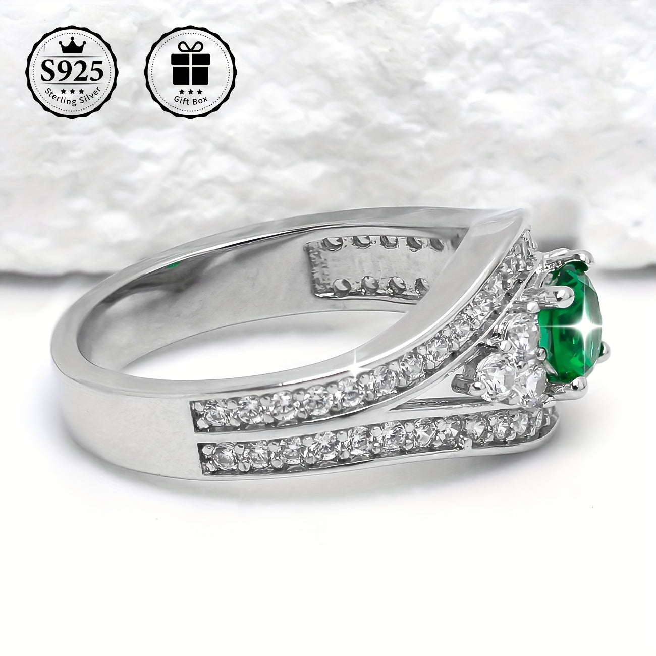 1 Gorgeous 925 Silver Ring with 18k Gold Plating and Green Zirconia, Perfect for Women's Birthday Banquet. Ideal as a Gift for Anniversaries, Graduations, and Special Ceremonies. Comes in a Delicate Gift Box.