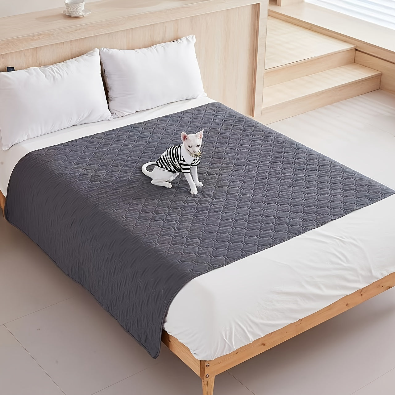 Waterproof pet bed cover, mattress for dogs, urine proof, cat and dog sleeping blanket sofa pad, machine washable.