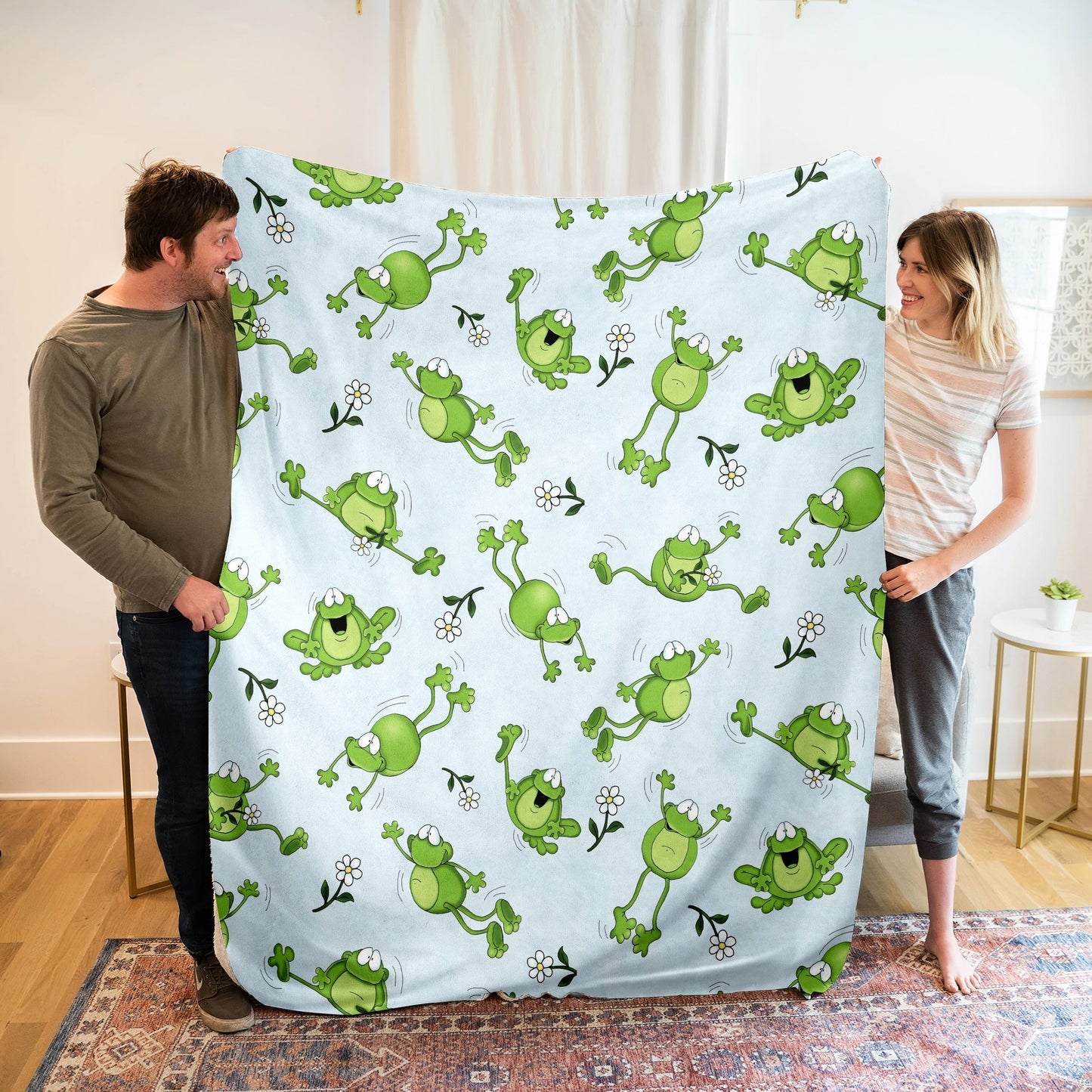 Soft and cuddly, this adorable frog-patterned flannel throw blanket is perfect for all seasons. Its skin-friendly polyester cover and lining provide ultimate comfort, while the contemporary digital print adds a touch of style to any room. The knit weave