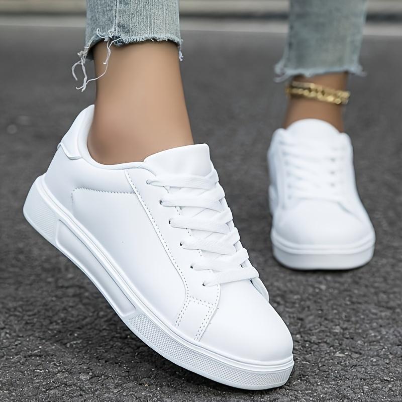 White lace-up sneakers for women, Lightweight, versatile and comfortable casual footwear for all seasons.