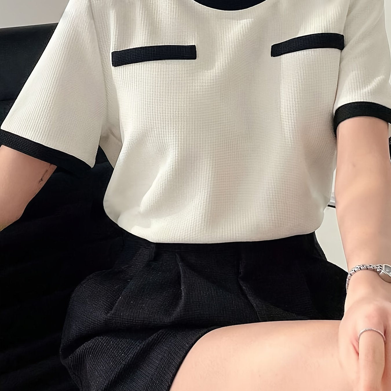 Timeless appeal, women's crew neck blouse in color block design. Made of soft polyester, machine washable, suitable for all seasons.