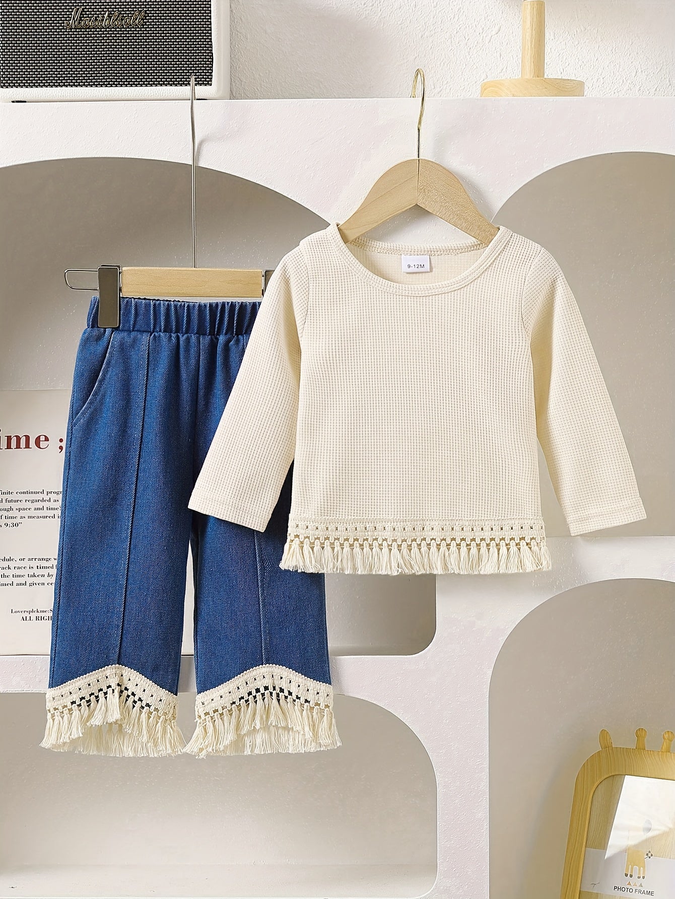 Polyester tassel top and jeans set, ideal for outdoor wear in the autumn and winter.