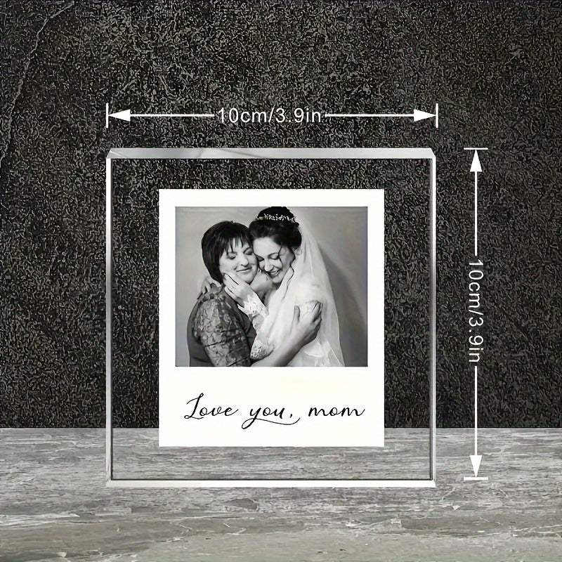 Durable Acrylic Photo Frame for Cherished Mom with Engraved 'Dear Mom, I Love You' - Versatile Decor for Use Indoors and Outdoors