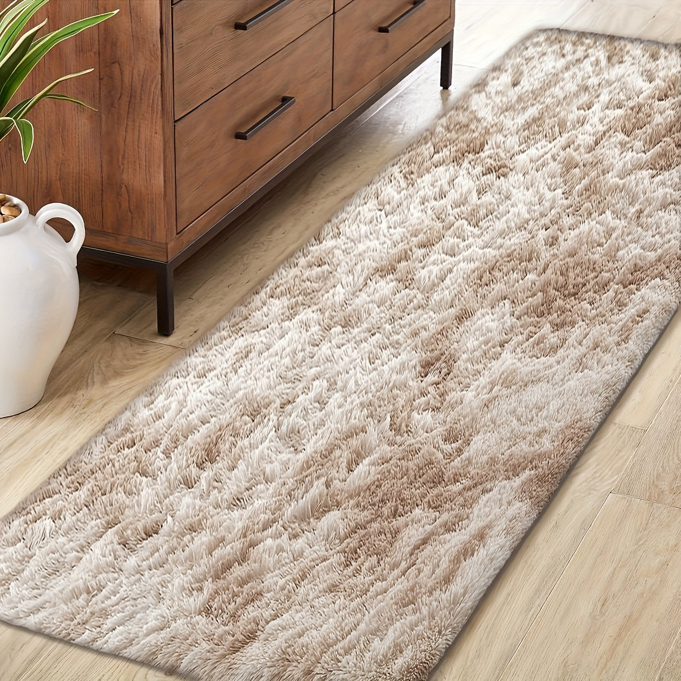 Luxurious Plush Faux Fur Area Rug with Tie-Dye Design - Slip-Resistant and Long-Lasting for Living Room, Bedroom, Sunroom - Adding a Warm Touch to Your Home Décor