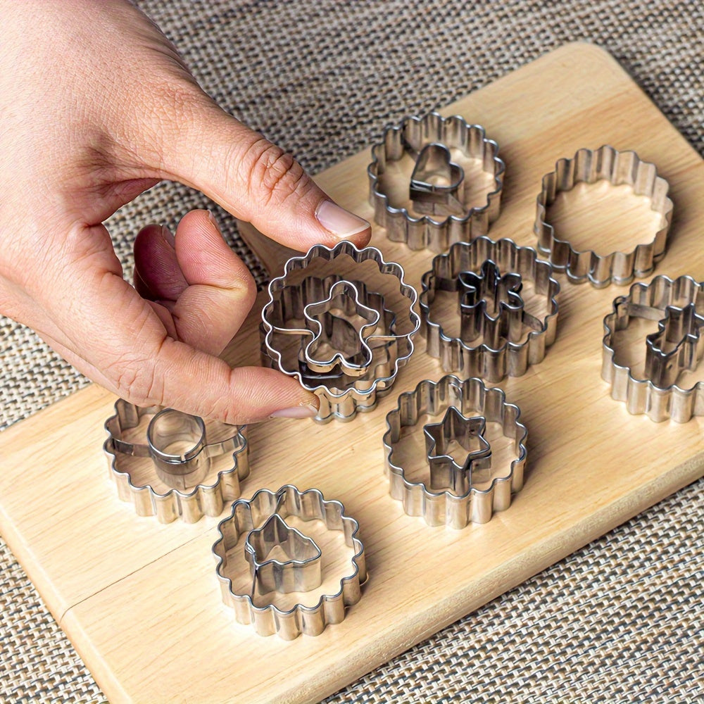 Set of 9 Christmas Cookie Cutters Made from Stainless Steel - Includes Festive Shapes such as Gingerbread Man, Snowflake, Star, Bell, and Tree - Ideal for Holiday Baking