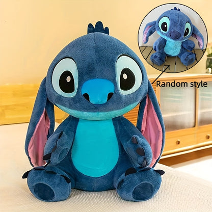 Yumshoq PP materialidan tayyorlangan, pushti aksentlari bilan bezatilgan haqiqiy Disney Stitch yumshoq o'yinchoq, sovg'alar, uy, mashina yoki xona dekoratsiyasi uchun mukammal.