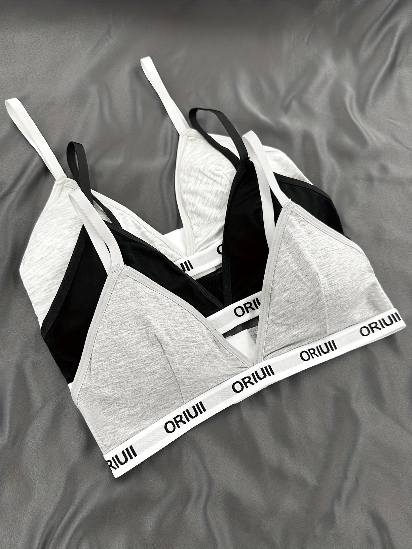 Three letter print sports bras, comfortable and breathable wireless fitness bras for women.