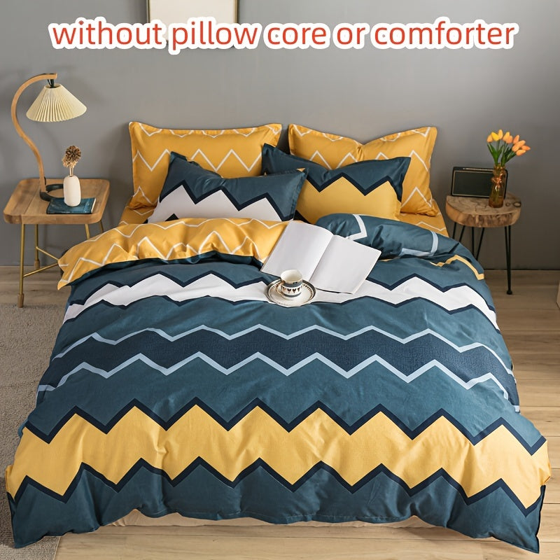 4-piece duvet cover set with wave pattern print. Includes duvet cover, flat sheet, and 2 pillowcases. Soft and comfortable for all seasons. Perfect for bedrooms or guest rooms.