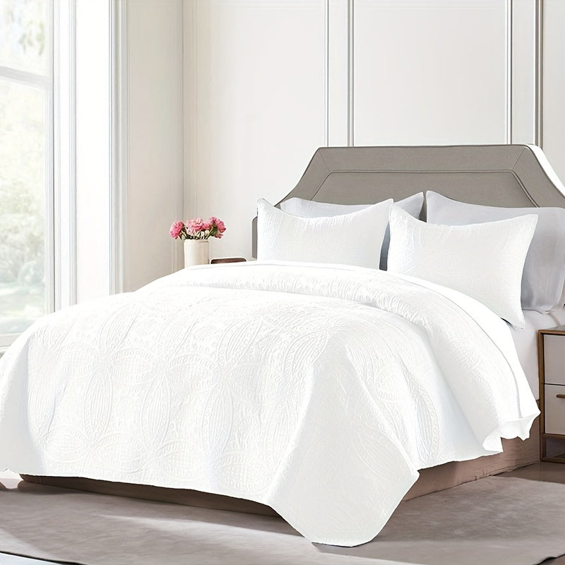 3-Piece ultrasonic bedspread set with modern style decor, made of soft, breathable polyester. Includes 1 quilt and 2 pillowcases, machine washable.