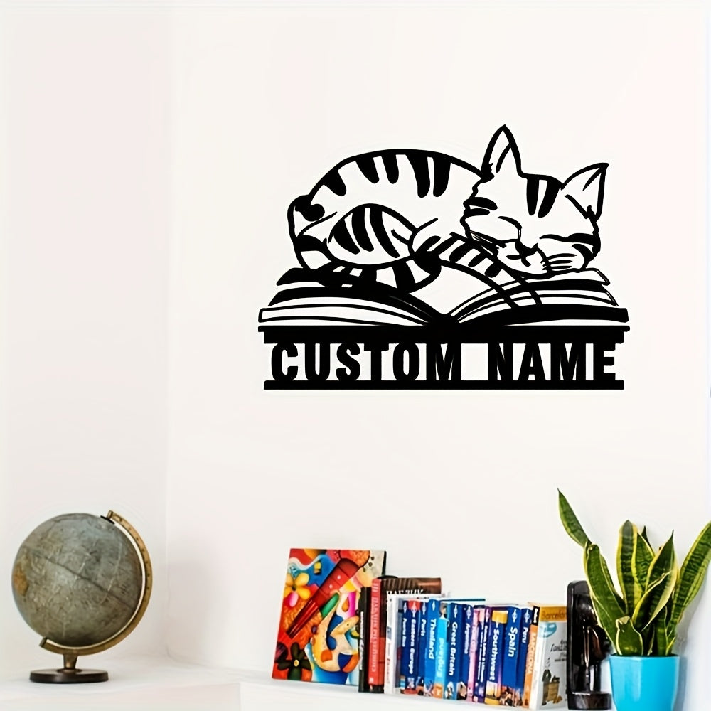 Customized metal wall art featuring cats and books, personalized with your name. Made of durable black iron, this piece is the perfect decor for your home library. An ideal gift for anyone who loves reading and cats.