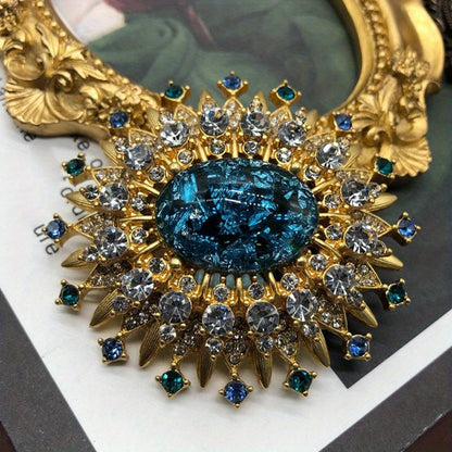 Stylish Vintage Baroque Oval Rhinestone Brooch Pin - Trendy Women's Fashion Accessory