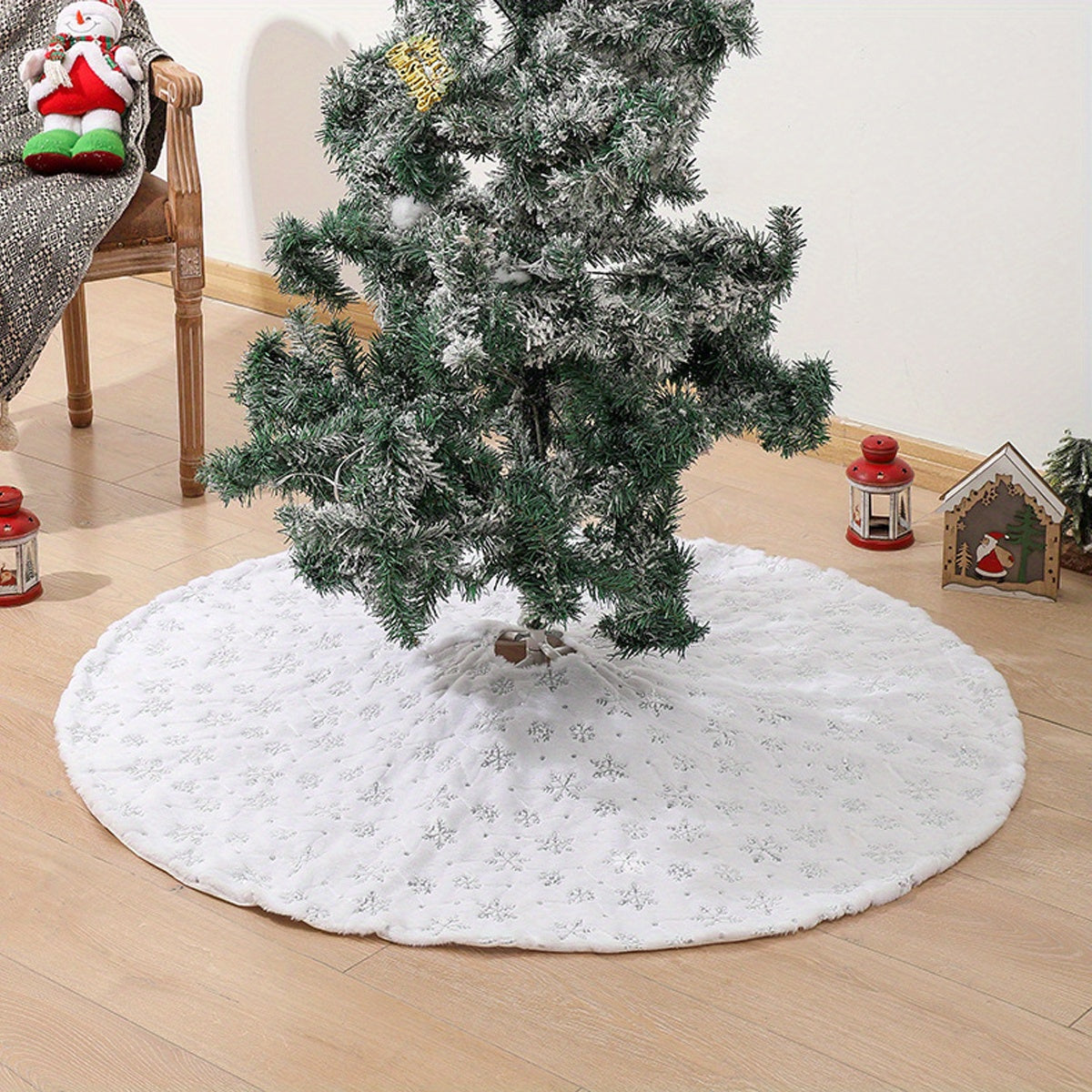 1 Festive Polyester Christmas Tree Skirt with Snowflake Design - Ideal for Holiday Decor in Home, Hotel, and Shopping Mall.