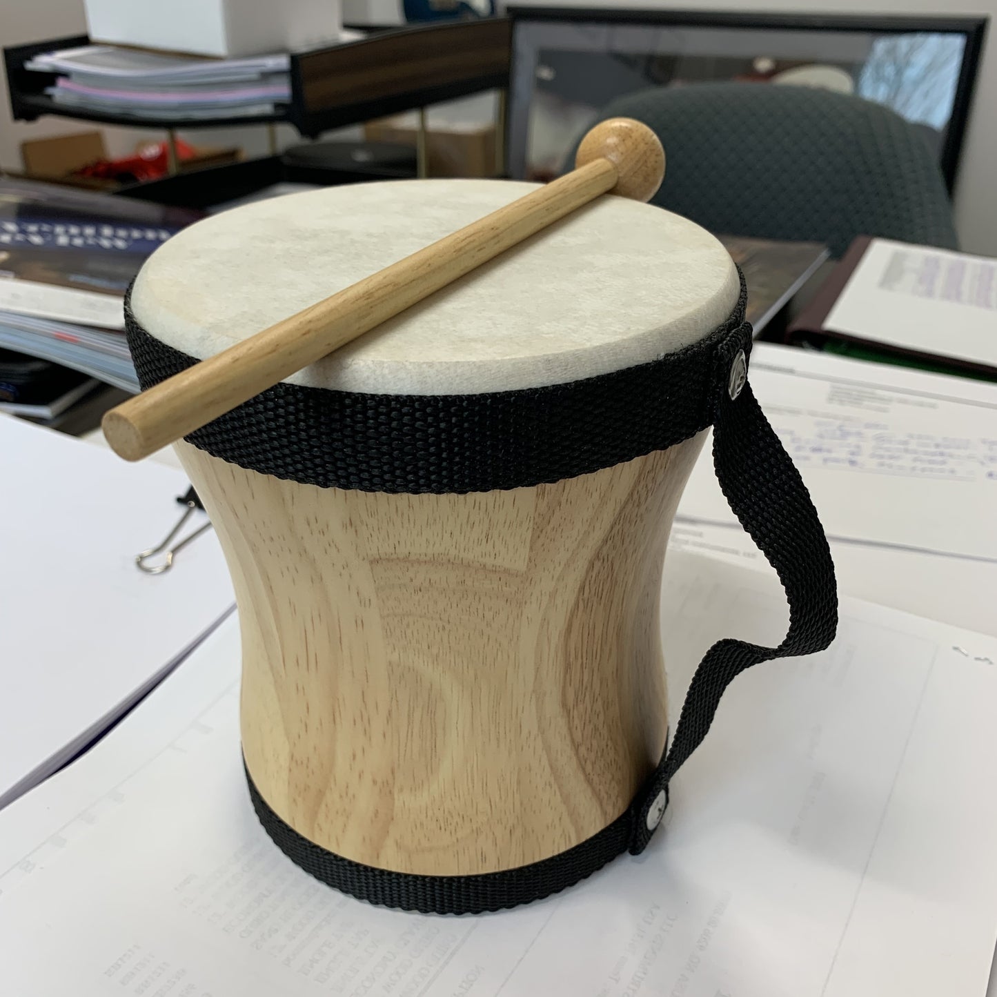 Professional Hand Drum with Sheepskin Head and Wooden Percussion Instrument, Ideal for Music Enthusiasts and Gifts, Includes Drumsticks, Suitable for Ages 14+