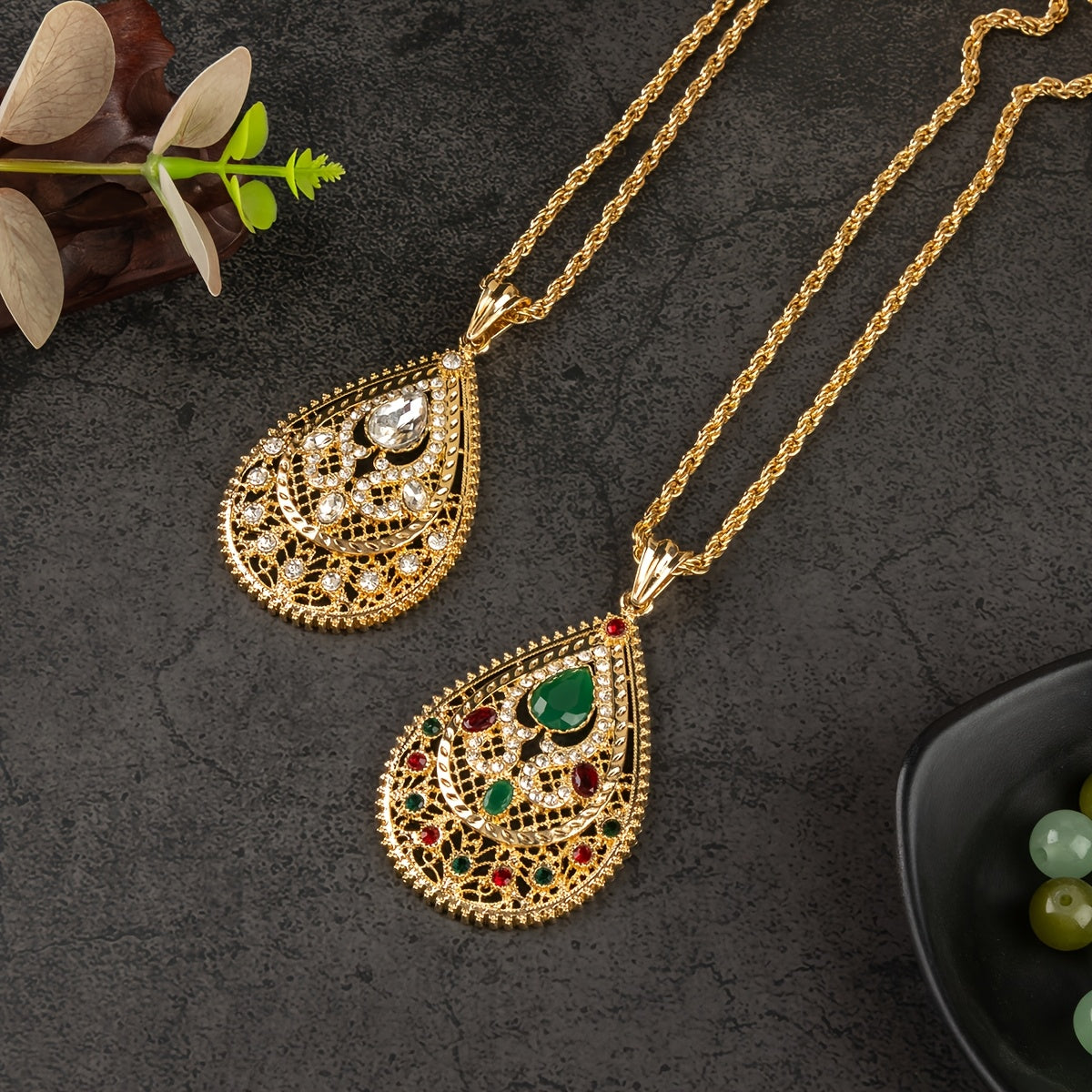 Exquisite Moroccan Bridal Necklace with Elegant Golden-Tone Water Drop Pendant & Intricate Floral Engraving - Ideal for Weddings & Special Events, 60cm Chain Length, Classic and Opulent Design, Featuring a Floral Motif