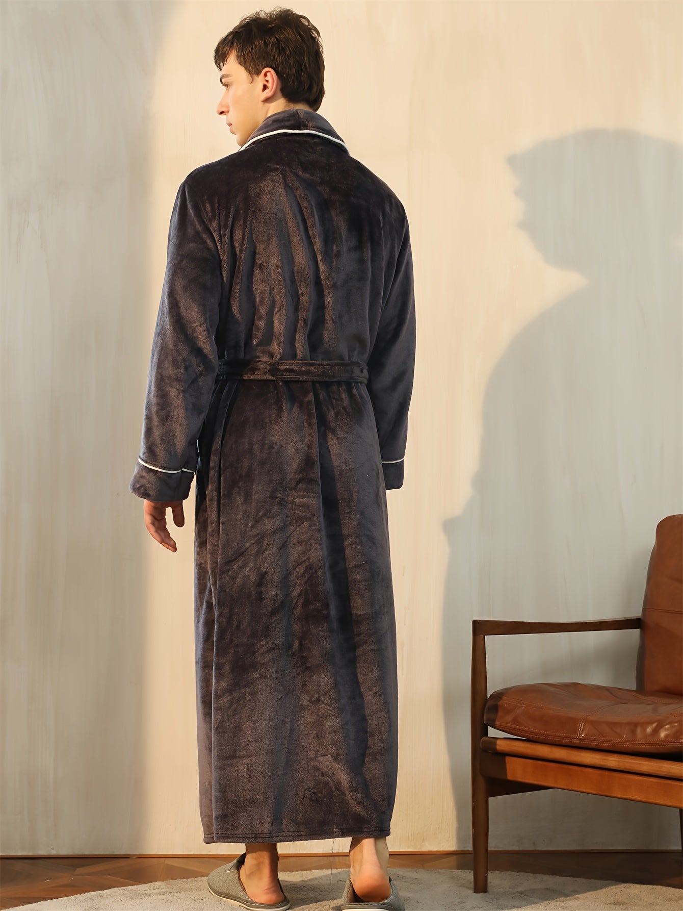 Men's simple flannel bathrobe with coral fleece lining and double side pockets for winter.