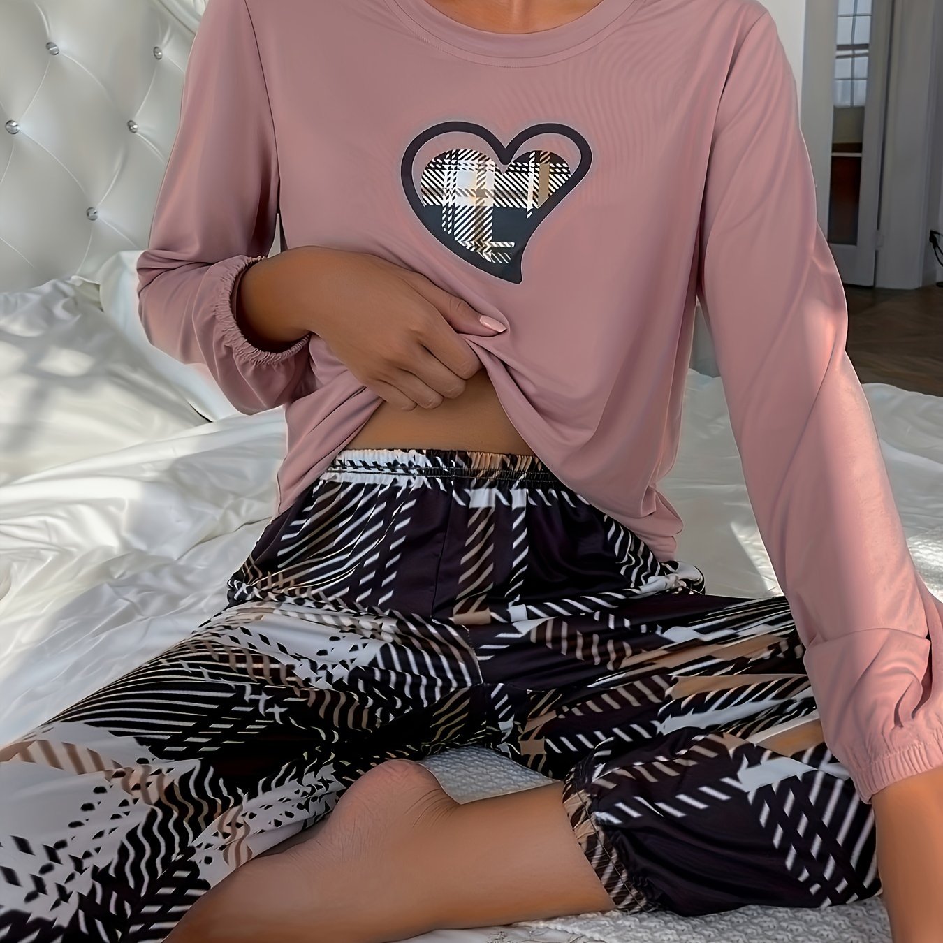 Women's Heart Print Pajama Set with Long Sleeve Top and Plaid Pants