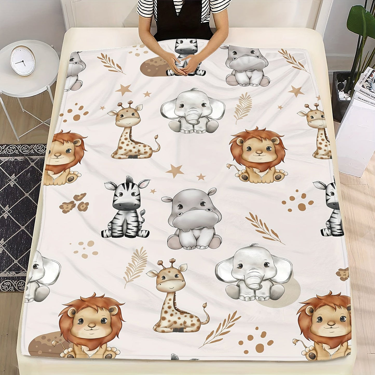 "Lion Flannel Blanket - Bir parcha, divaningizda, yotoqxonangizda yoki divanda iliq va qulay bo'lish uchun mukammal. Ajoyib tug'ilgan kun sovg'asi g'oyasi!"