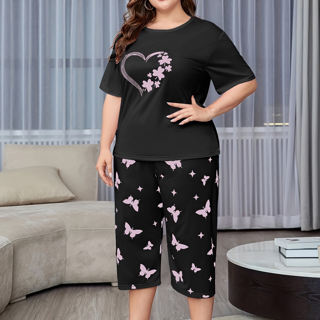 2-piece set of short sleeve pajamas with seven-eighth pants in large size for Fat mm, featuring a Love Butterfly design.