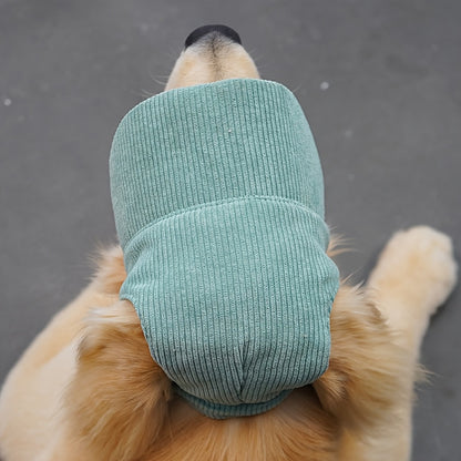 Adjustable dog baseball cap with ear holes made of breathable polyester, machine washable. Ideal for golden retrievers, labradors, and large breeds. Perfect for spring/summer/fall.