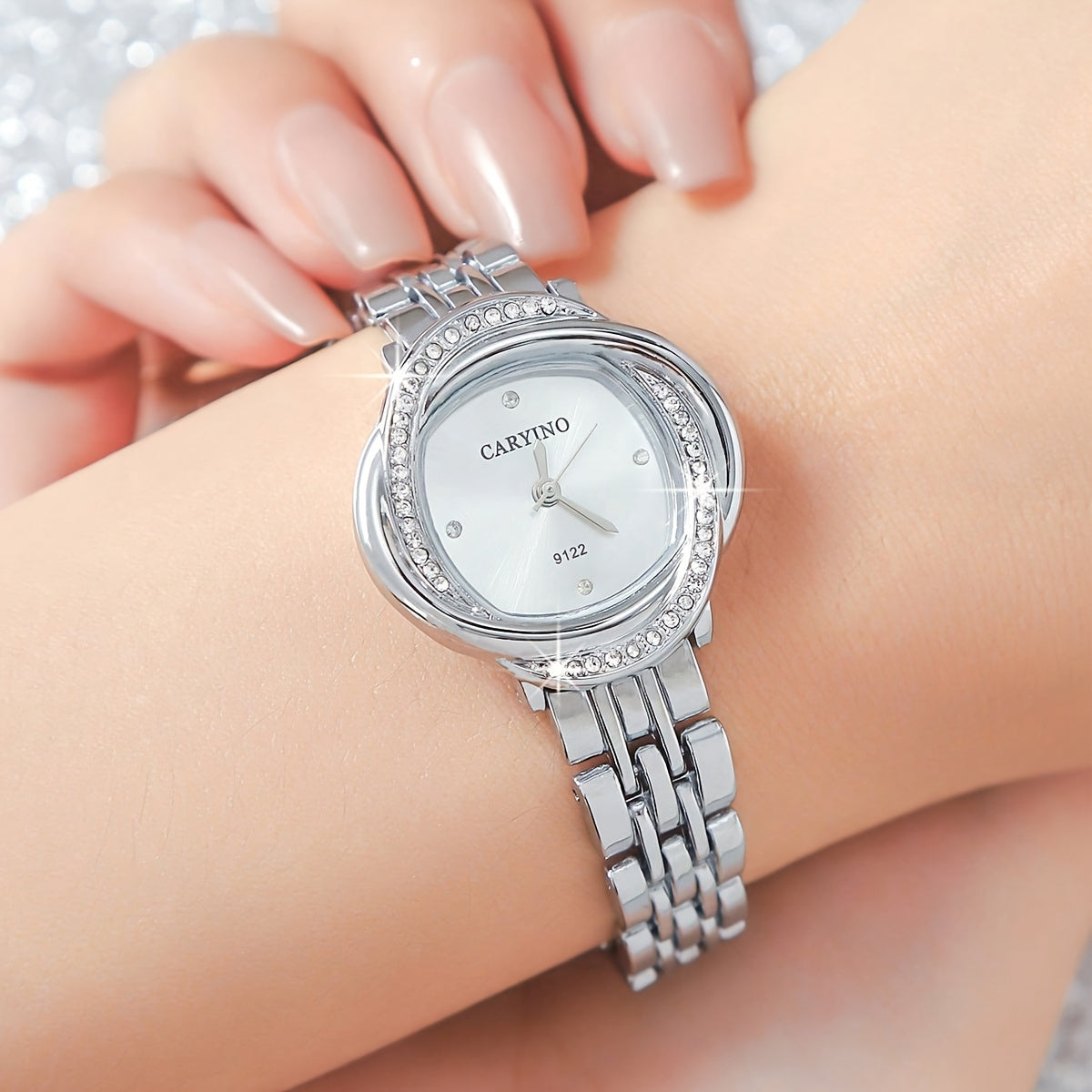 Stylish Women's Quartz Watch with Rhinestones - Perfect for Dates and Parties, Unique and Elegant Design