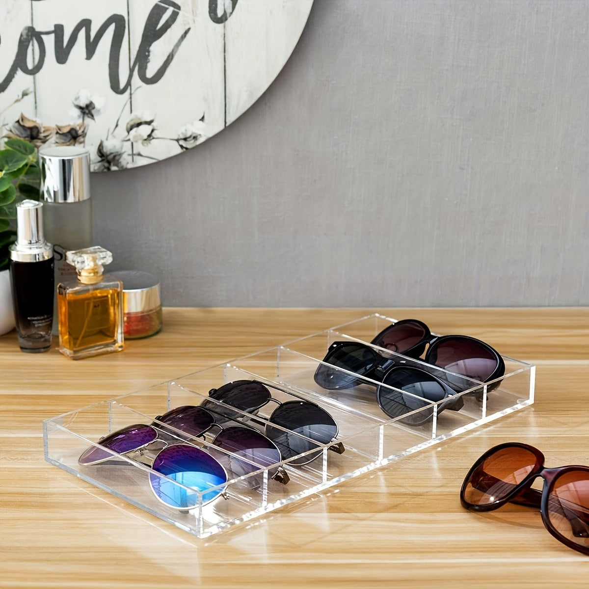 Stylish and practical Clear Acrylic Organizer for 6 Pairs of Fashion Glasses - Sleek Eyewear Storage Solution for Women