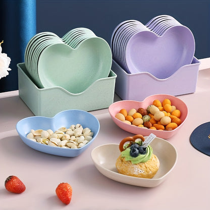 5-piece heart-shaped snack and fruit plate set made of durable plastic, perfect for desserts and pickles - an ideal kitchen accessory.