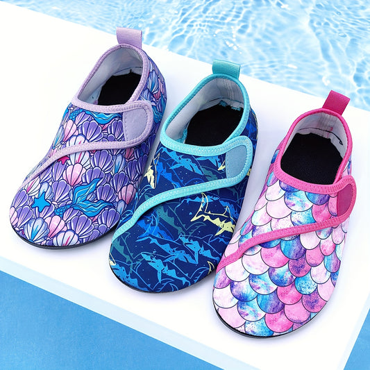 Colorful, lightweight water shoes for girls with quick-drying capabilities, perfect for outdoor summer activities, sports, and swimming. Features adjustable thick soles for comfort.