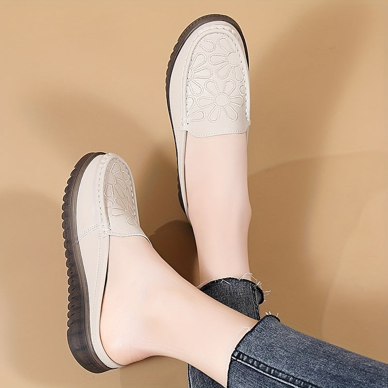 Women's slip on flat shoes with flower pattern, lightweight and comfortable.