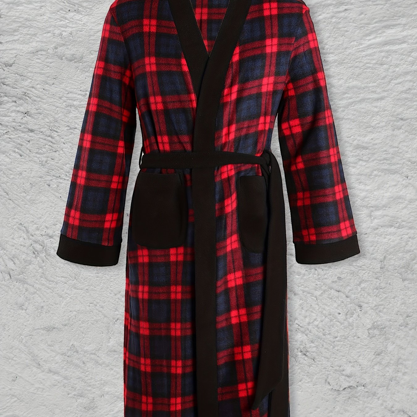 Men's checkered fleece robe with pockets, lace up night-robe for home wear after bath.