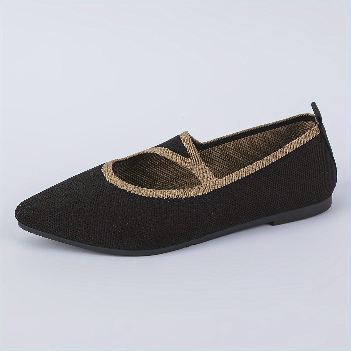 Stylish slip-on flats for women with breathable, comfortable pointed toe and soft sole suitable for all seasons.