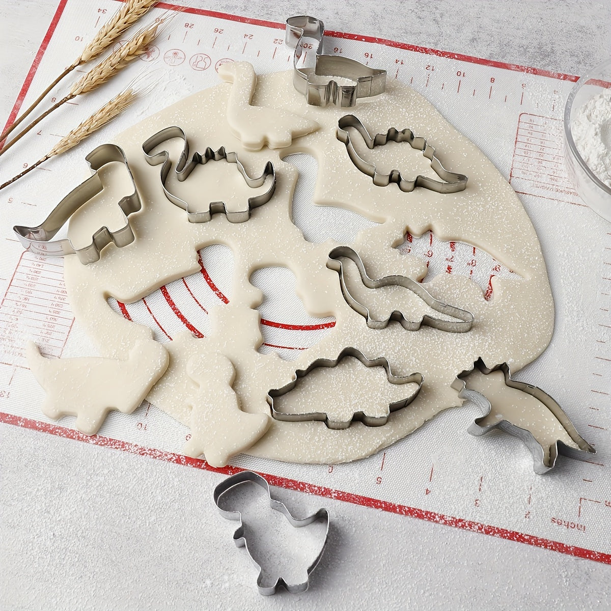 Set of 8 Dinosaur and Bird Cookie Cutters - Made from Durable Stainless Steel for Creating Fun Snacks for Kids, Perfect for DIY Fondant and Cake Decorating, Ideal for Holiday Baking and Essential for Holiday Baking - Features Cute Cartoon Animal Shapes