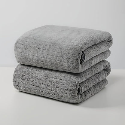 Set of 2 oversized microfiber bath towels - super absorbent, quick drying, perfect for family and friends