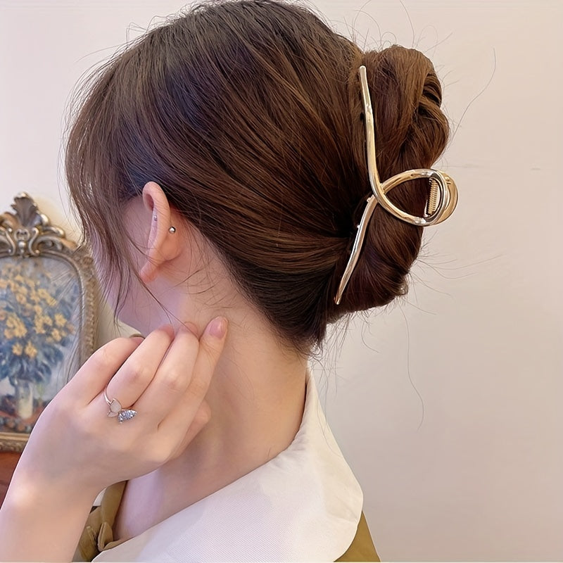 Elegant hair clip claw for women and girls, perfect for parties and holidays. Great gift option.