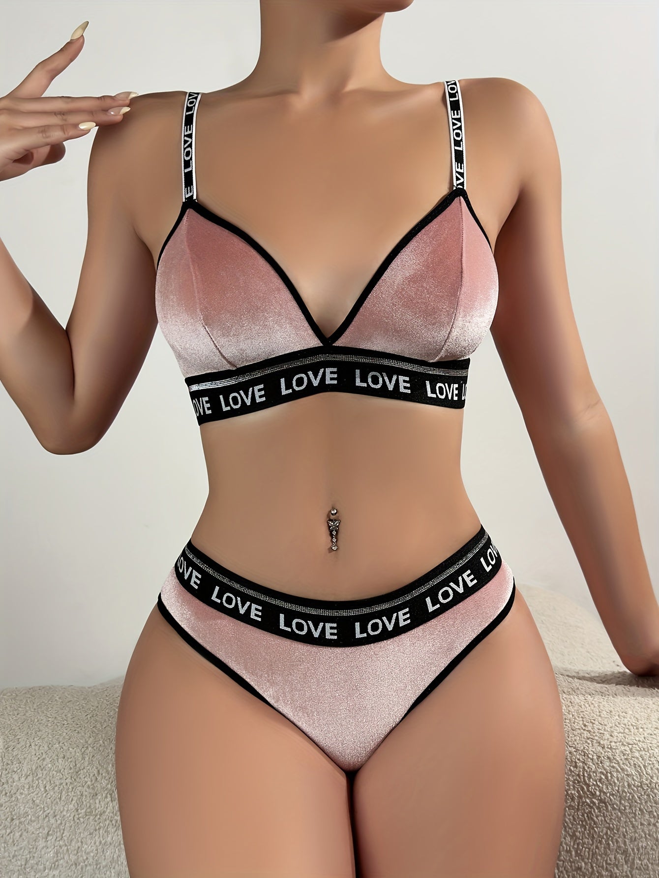 Women's Letter Shoulder Strap Bra and Mid-waist Panty Set- an all-season, comfortable and soft underwear set for daily wear.