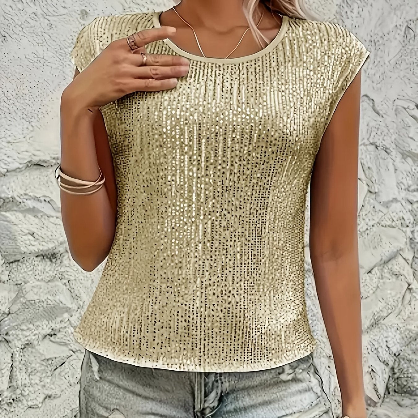 Everyday sequin tank top in solid color, with round neck and knitted sleeveless design for women.