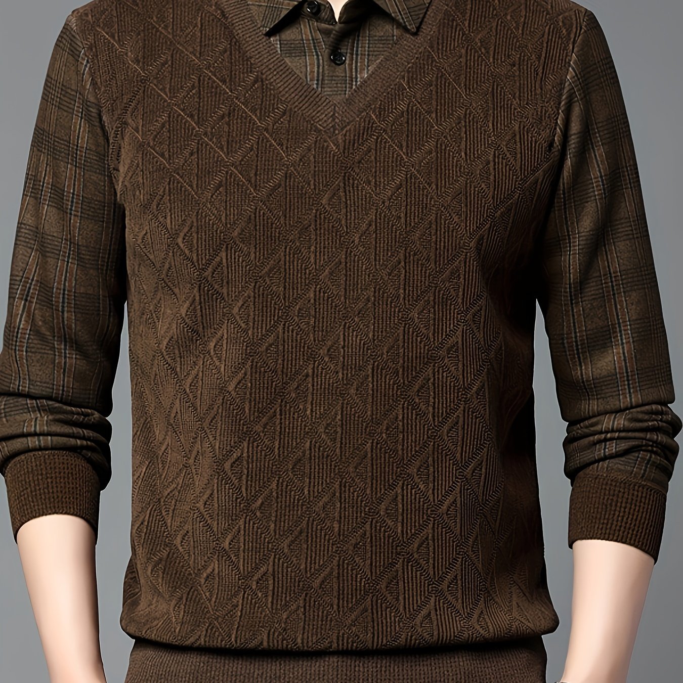 Men's winter sweatshirt with velvet-lined collar for comfort and warmth