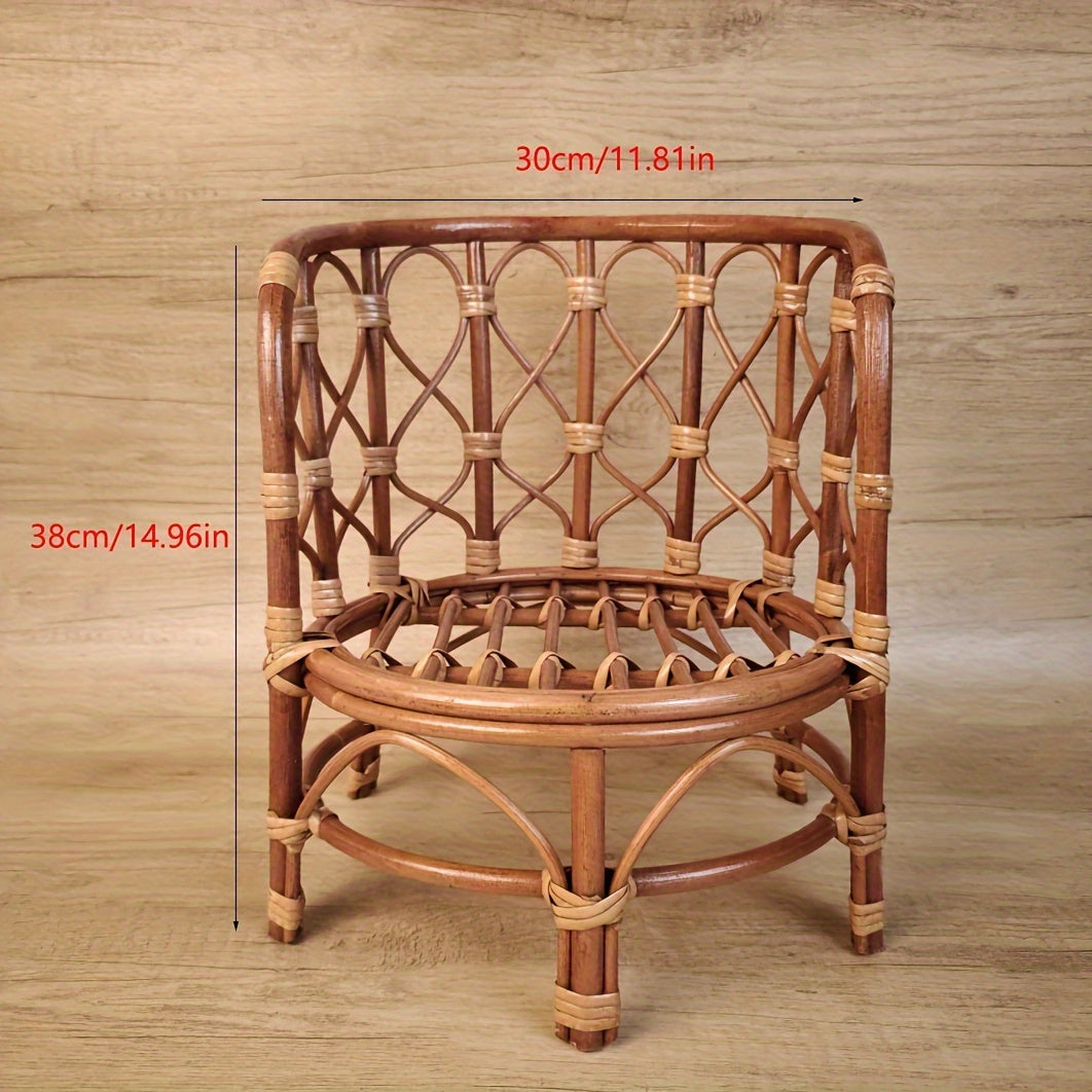 Vintage Style Photography Chair, Handwoven Rattan Chair for Photoshoots, Stylish Furniture for Photography Poses.