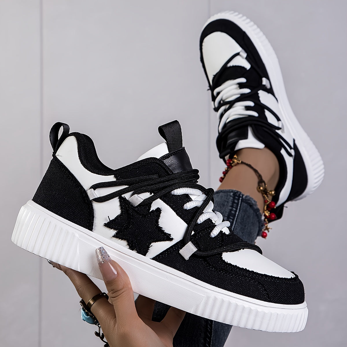 Women's lace-up platform sneakers for casual wear, with soft soles and comfortable low-top design for walking.