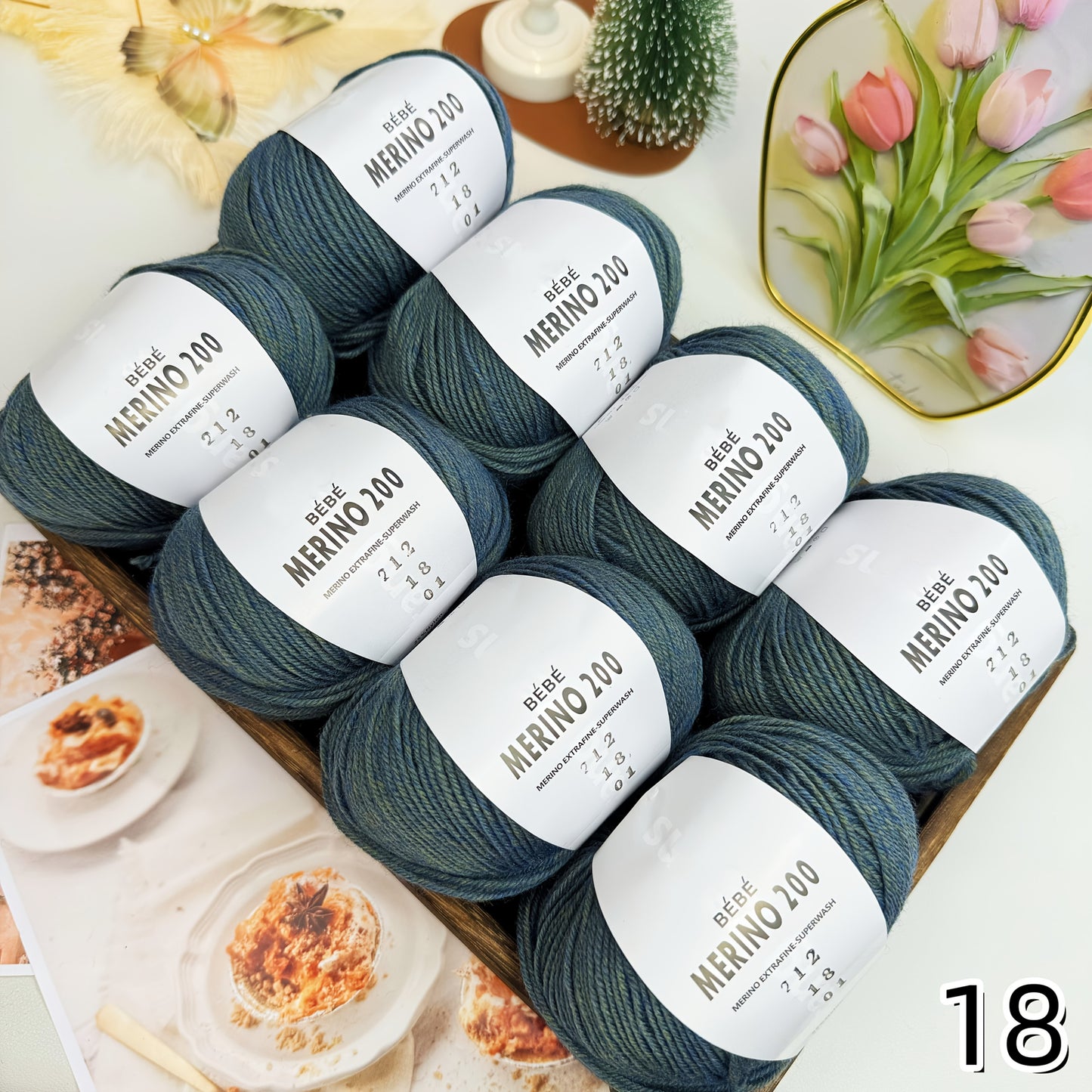 8 balls/400g hand-knitted Merino wool yarn, 75% Merino wool, 25% nylon. Skin-friendly, soft, ideal for knitting sweaters, hats, scarves, socks, blankets, shawls, etc.