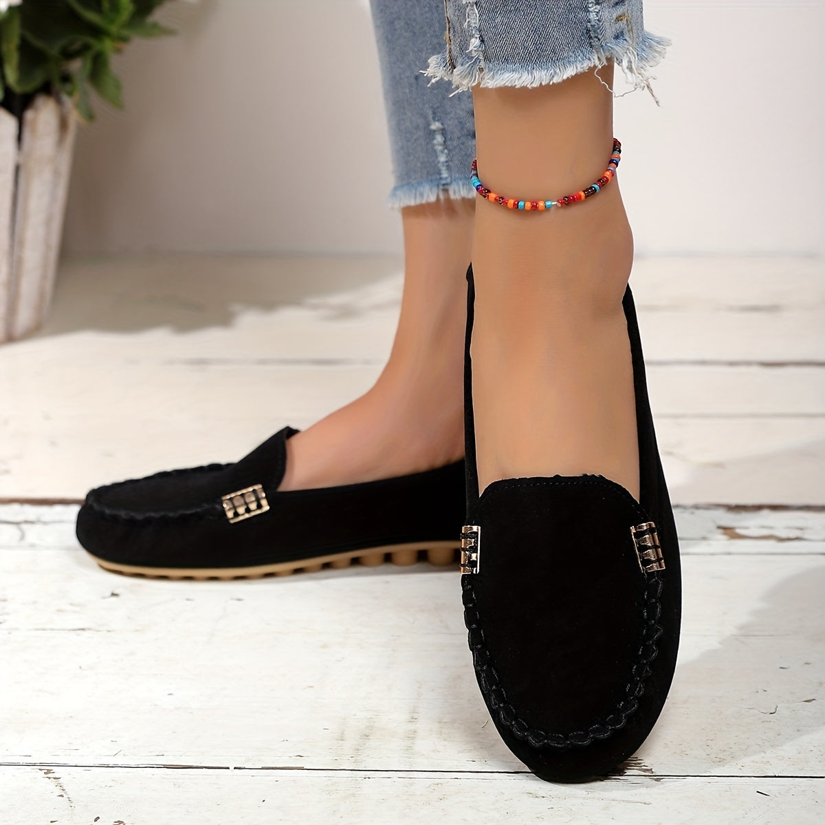 Women's metal decor loafers, slip-on non-slip walking shoes, comfortable flat outdoor shoes.