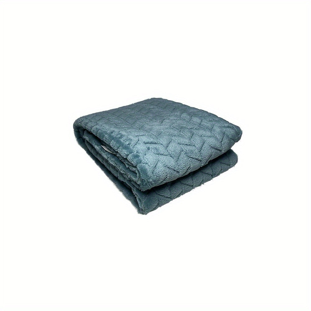 Soft, lightweight baby blanket with a cozy and stylish geometric pattern. Ideal for travel or home use, this versatile blanket is perfect for adults as a knee blanket or for swaddling babies. Suitable for use all year round, measuring 70*100cm.