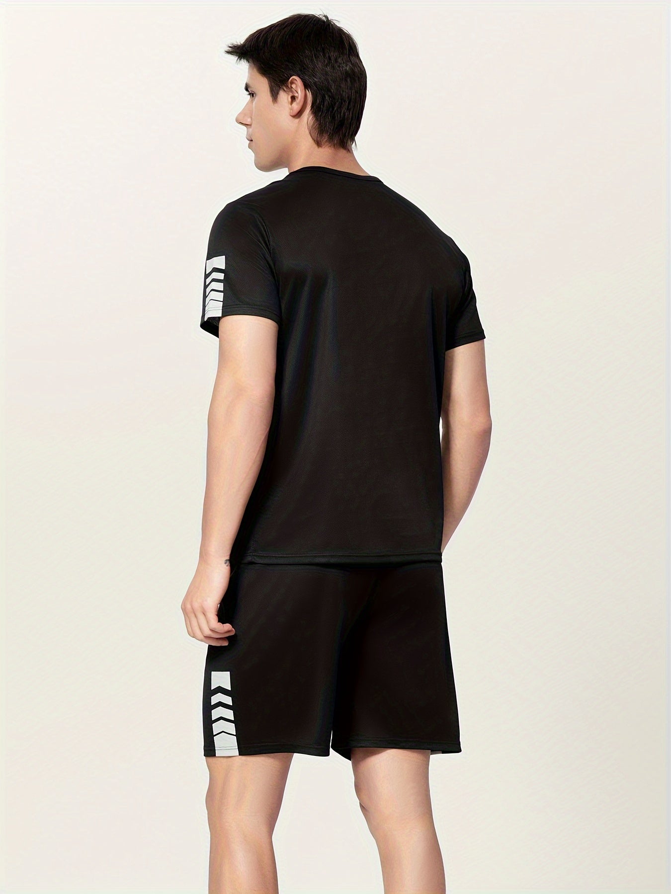 Men's Short Sleeve T-shirt & Drawstring Shorts 2pcs Casual Sports Set for Spring/Summer, Perfect as Gifts.