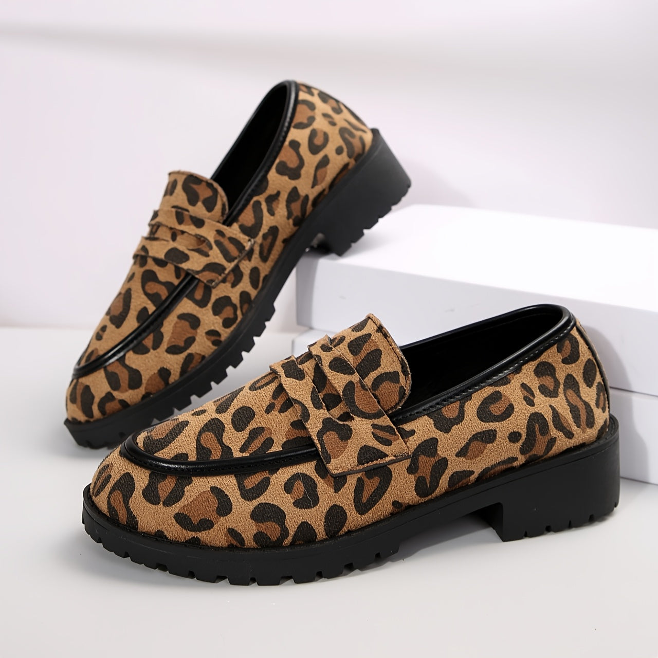 Leopard Print Loafers: Slip-On flats with round toe, fabric upper, rubber sole, faux cover insole. Versatile shoes perfect for all seasons, with a stylish Korean and British fashion design.