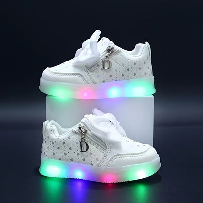 2024 Spring/Summer Collection Girls' LED Fashion Sneakers with Heart Pattern, Bow Detail, and Zipper Closure. Suitable for Ages 14 and Under.